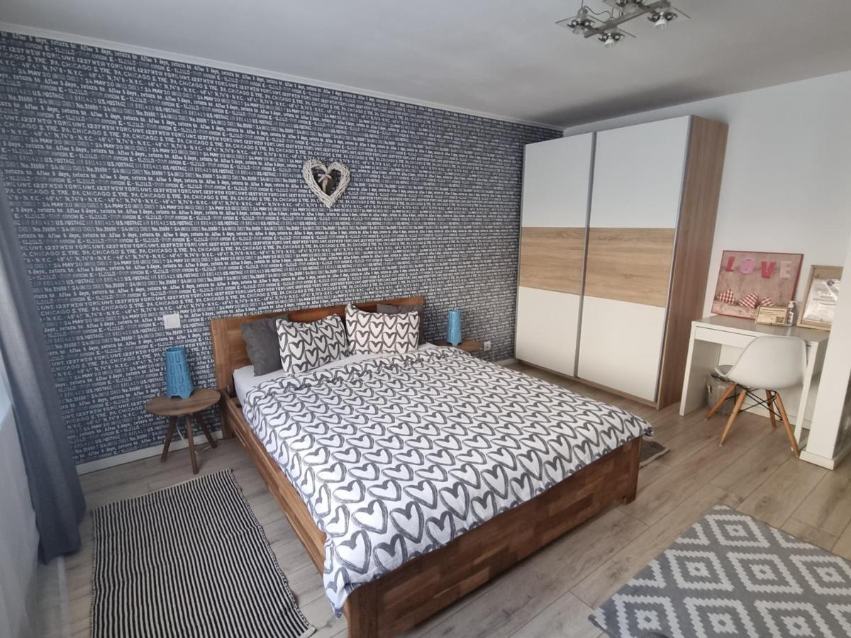 Dream Apartment Petroşani Εξωτερικό φωτογραφία